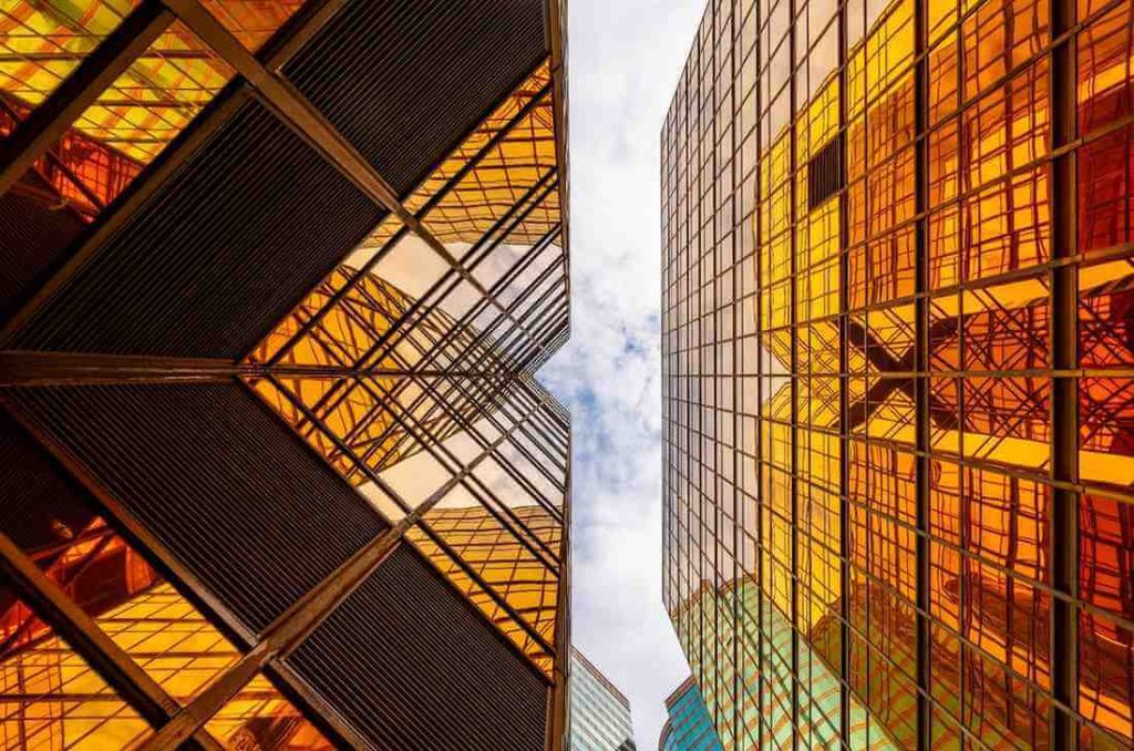 golden-glass-skyscrapers-reflection-hong-kong